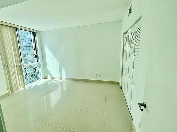 3rd image of 325 Biscayne Blvd APT 2315