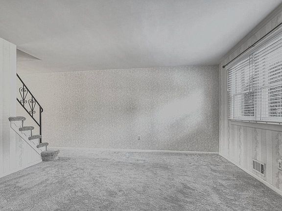 3rd image of 8502 Kings Ridge Rd