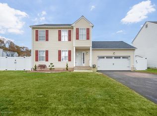 3 White Pine Ct, Brick, NJ 08724