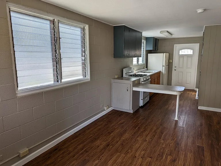 606 Isenberg St #D — Photo 1
