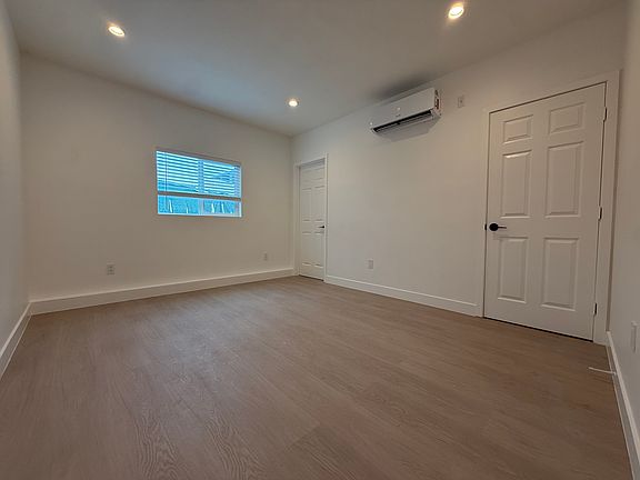 3rd image of 6030 1/2 Colfax Ave