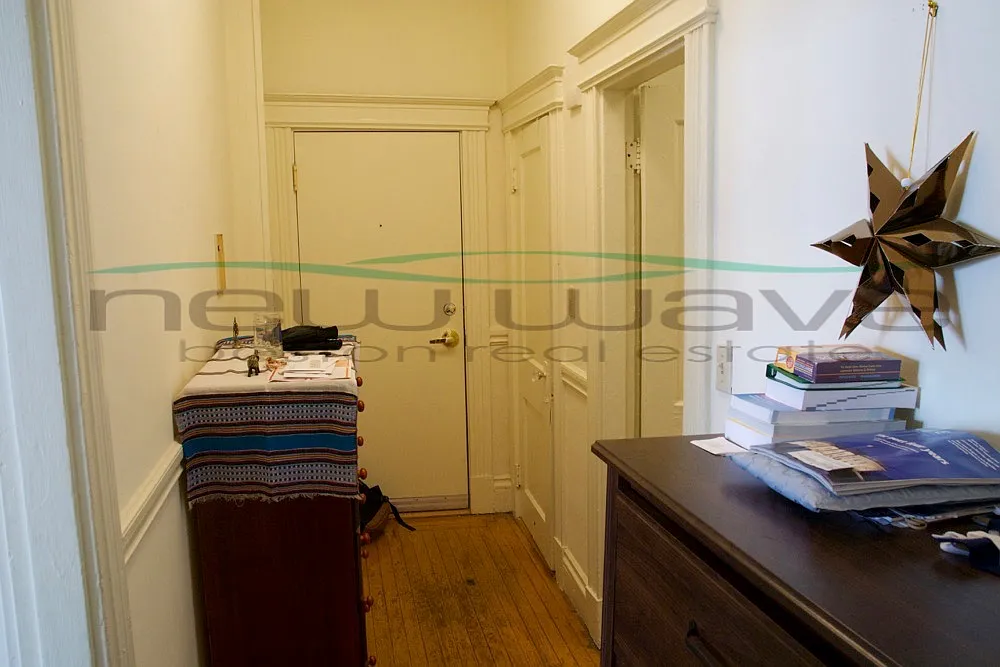 32 Queensberry St — Photo 4