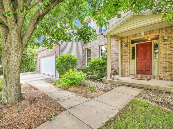 2701 Summerhill Ln, Champaign, IL 61822