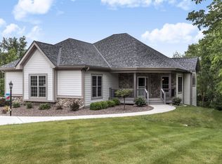 N113W20982 Schiller Dr, Germantown, WI 53022