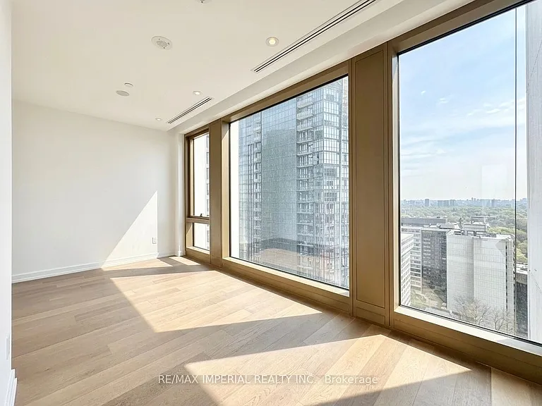 1315 Bay St #1802 — Photo 12