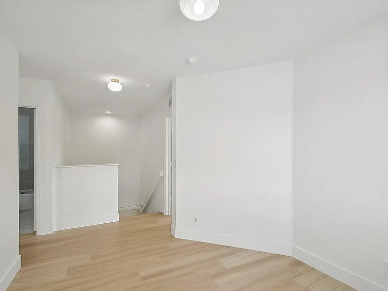 6224 Reynolds St — Photo 7