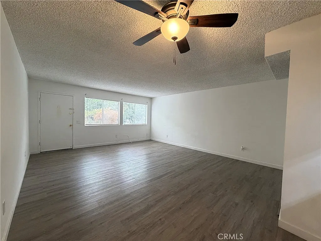 2 bed, 1.5 bath, 1200 sqft, $1,800 — Photo 4