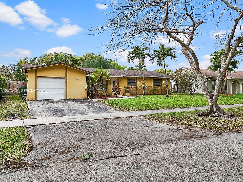 1st image of 5009 SW 104th Ave