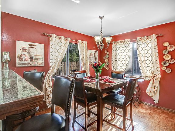 3rd image of 1426 S Coachlight Dr