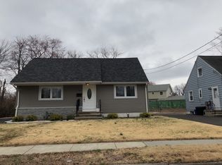 26 Independence Dr, Roselle, NJ 07203