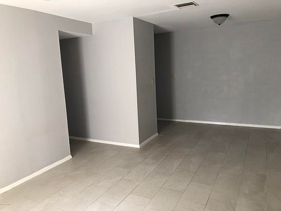 3rd image of 826 Gibson St #0