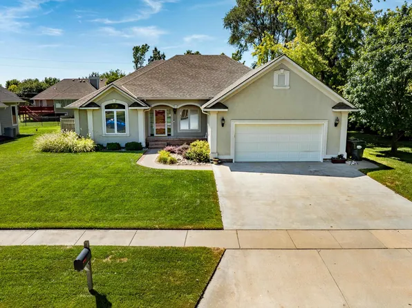4009 Vicksburg St, Hutchinson, KS 67502