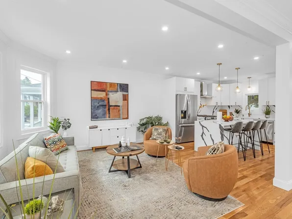 26 Edge Hill St, Jamaica Plain, MA 02130