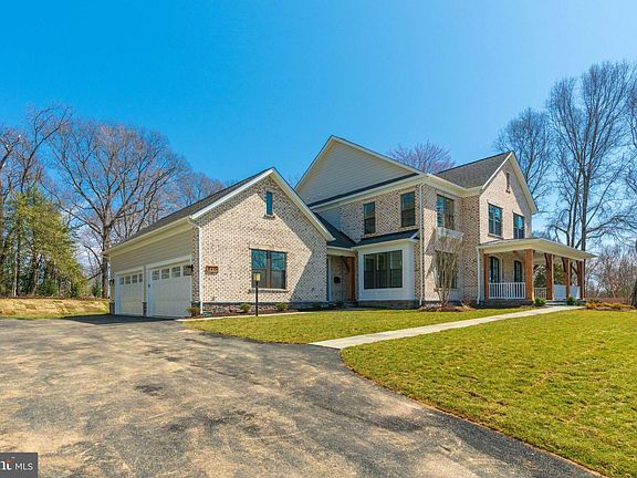 5th image of 1124 Westbriar Ct NE