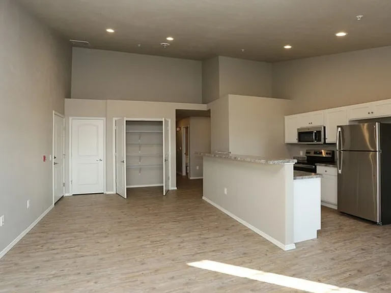 Chapel Hill Apartments — Photo 7