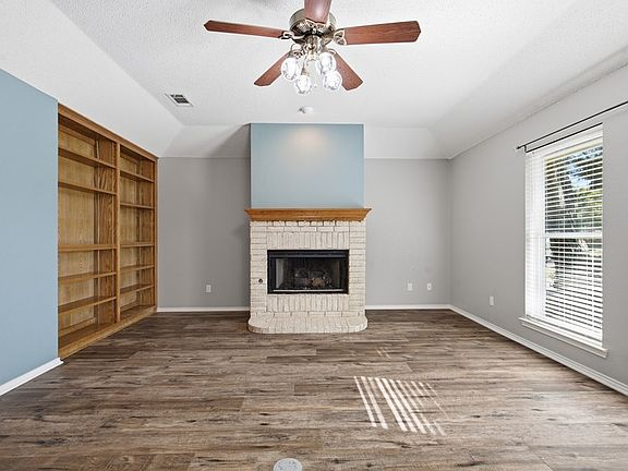 4th image of 4820 Timber Ln