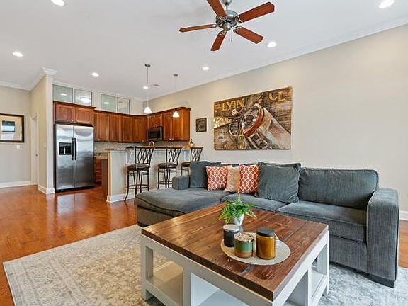 4th image of 4141 N Kedzie Ave #406