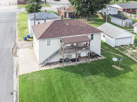 3rd image of 2301 Benton St