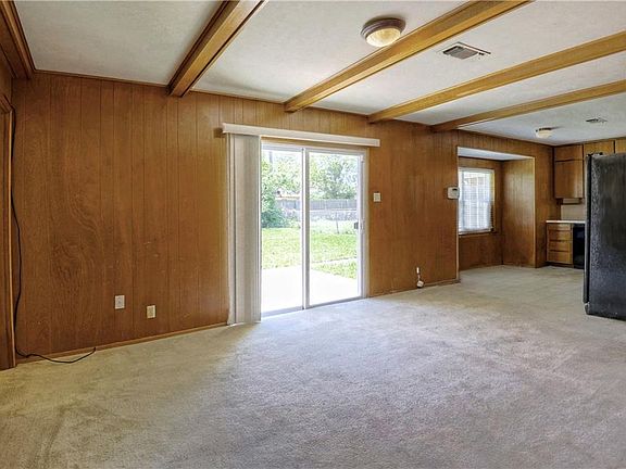 4th image of 2316 Miriam Ln