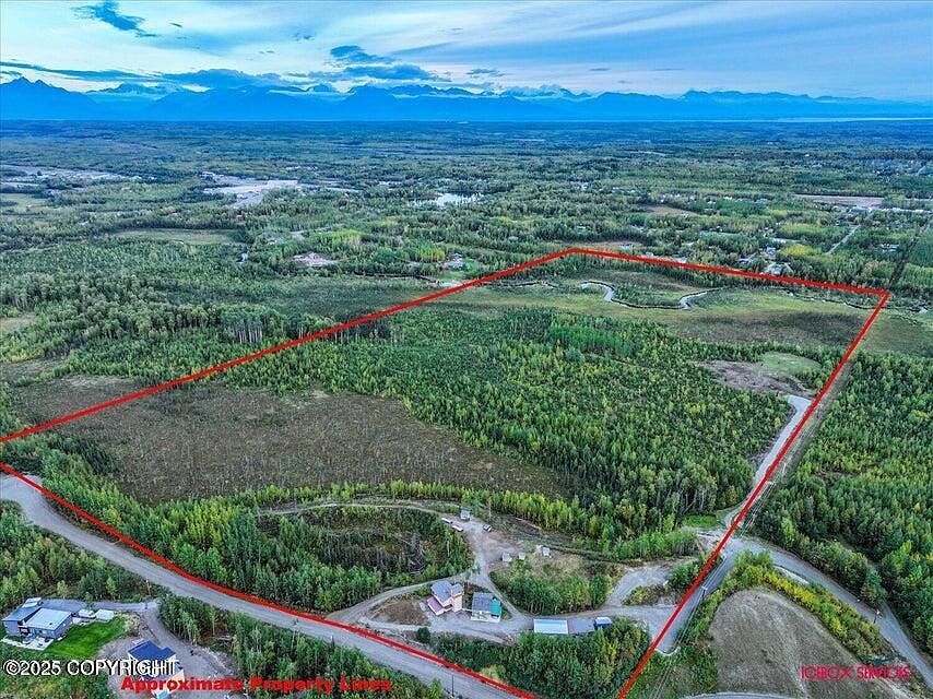 2nd image of 1201 S Lazy Lake Dr