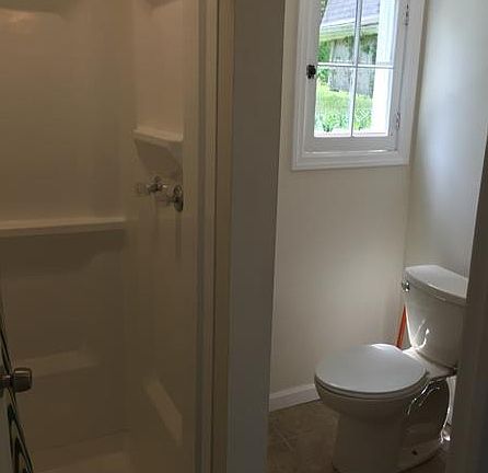 4th image of 12011 Lakeview Dr