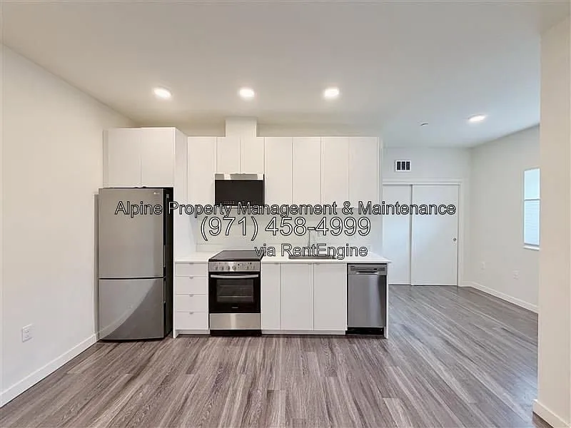 1524 NE 40th Ave — Photo 4
