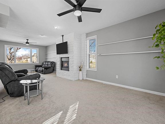 4th image of 1105 Maple St