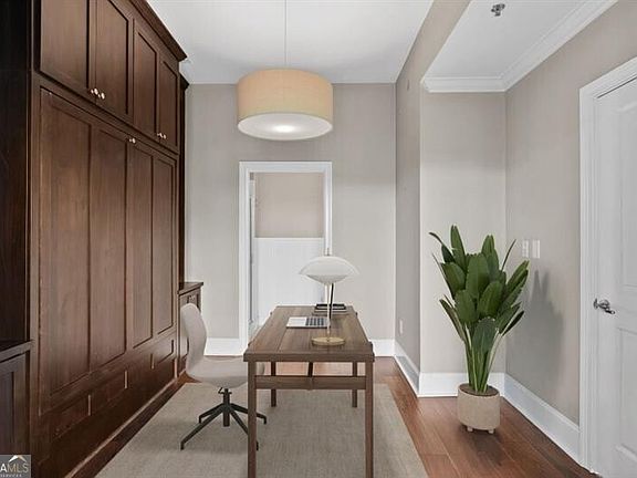 4th image of 2255 Peachtree Rd NE Unit 820