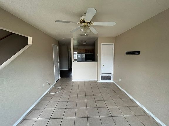 5th image of 4411 Abigail Dr APT B
