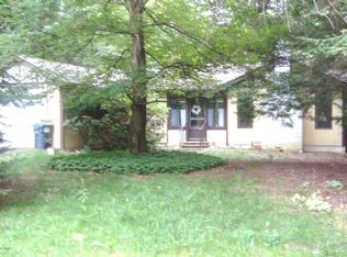 7317 Mohican Ln, Tobyhanna, PA 18466