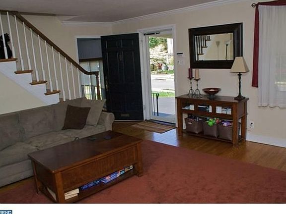 4th image of 144 Glentay Ave
