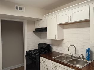 2821 E Bleeker Sq, Winston Salem, NC 27106