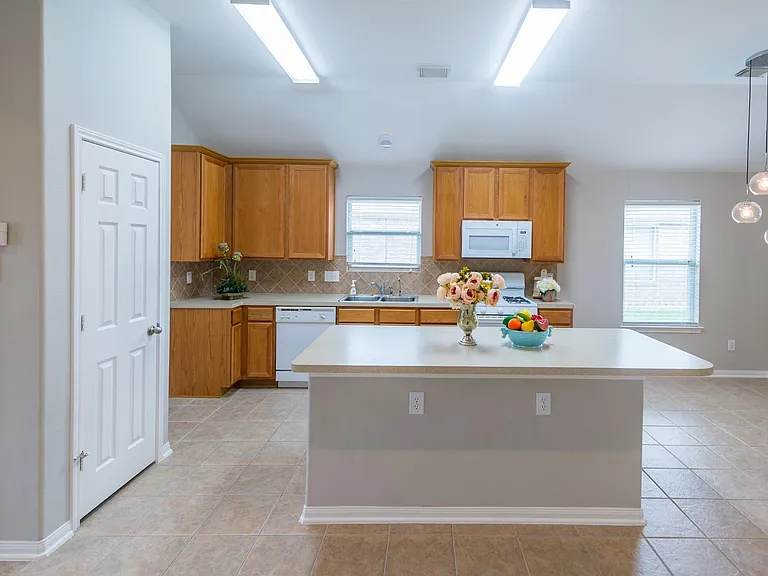 2834 Sage Bluff Ave — Photo 8