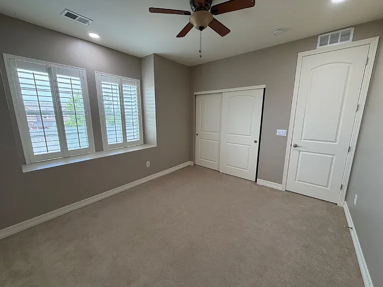 16558 Prospect Ln — Photo 17
