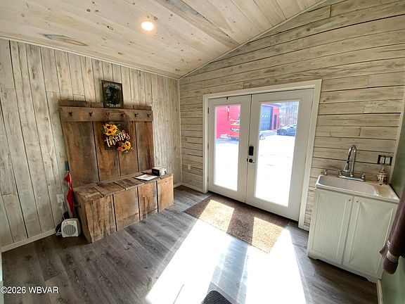 2nd image of 1682 Youngdale Rd