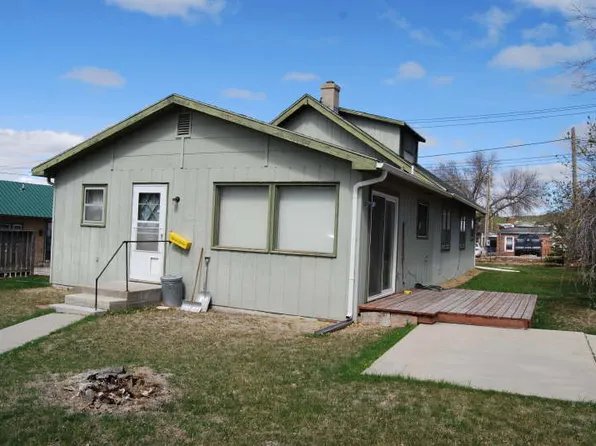 17 W Wakefield St, Newcastle, WY 82701