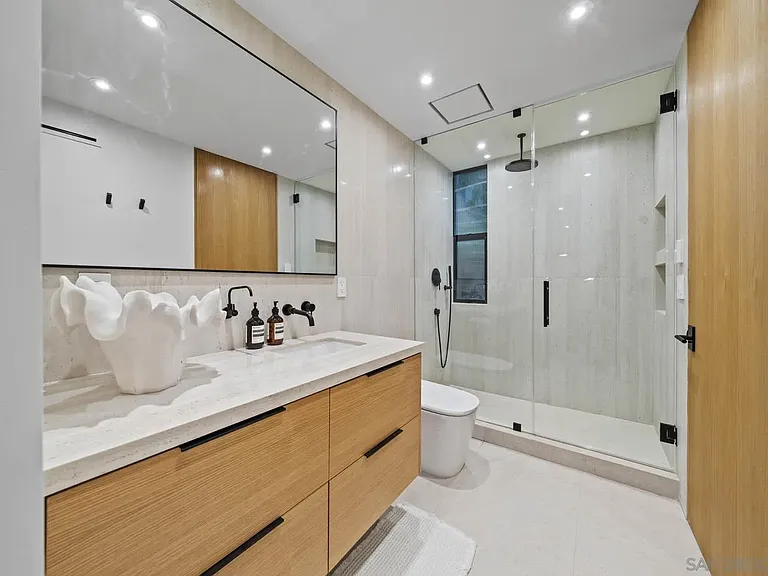 7376 Fay Ave — Photo 11