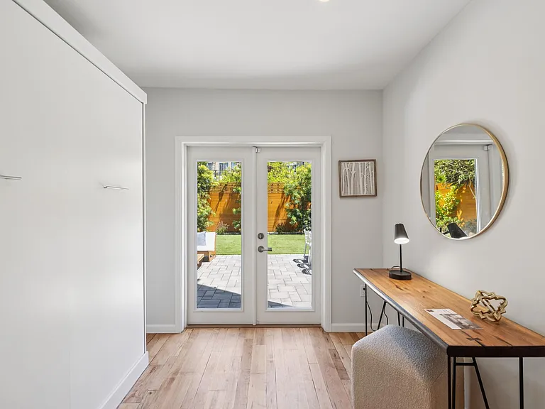 686 19th Ave — Photo 33