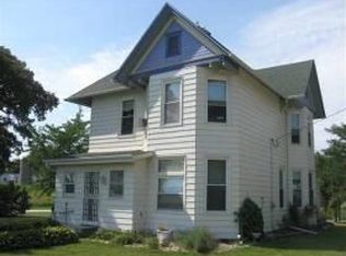 718 Grove St, Prophetstown, IL 61277