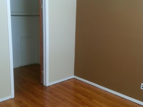 3rd image of 838 Marshall Ct