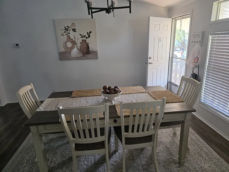 1302 N Alameda Rd — Photo 9