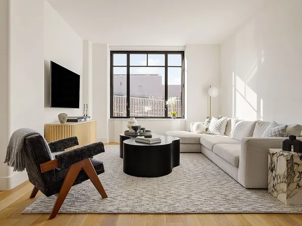 110 Charlton St #9A, New York, NY 10014