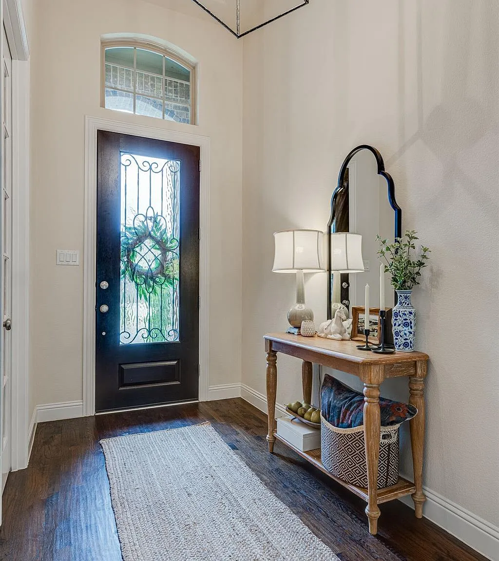 4 bed, 2837 sqft, $4,000 — Photo 3