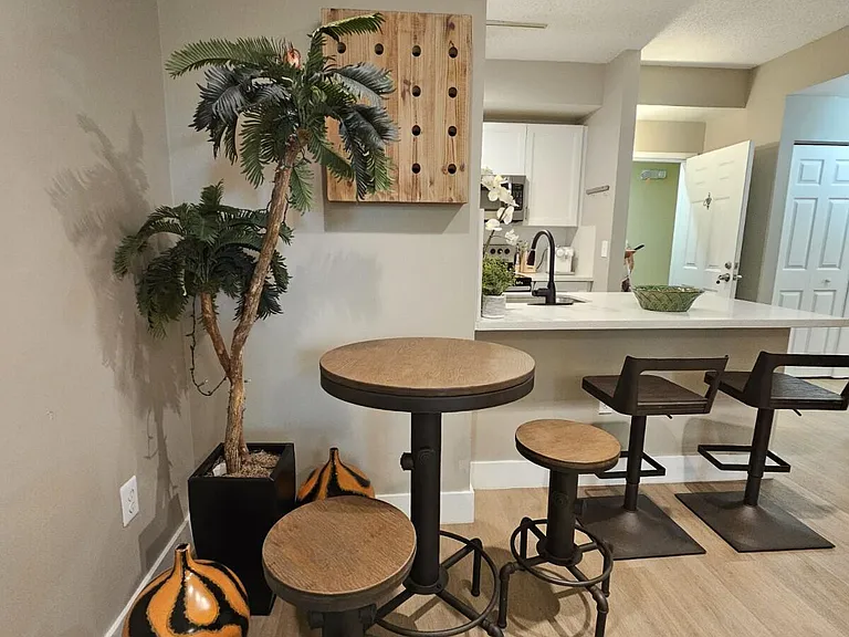 780 Sapodilla Ave #105 — Photo 18
