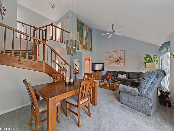 3rd image of 4014 N Newport Ln