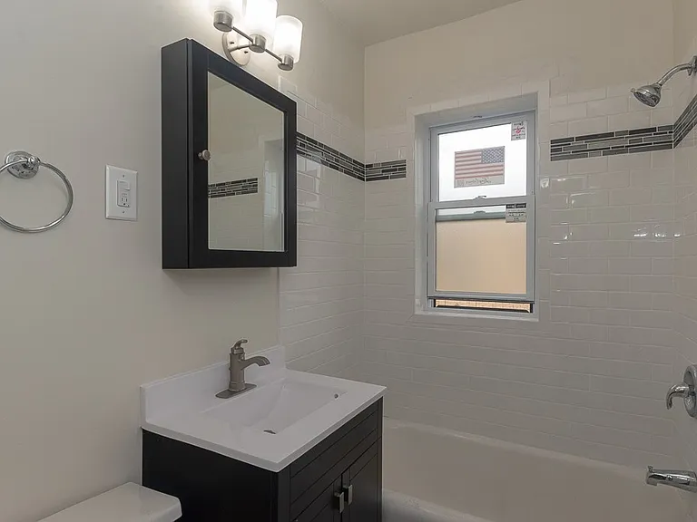 3817 N Greenview Ave #W4 — Photo 13