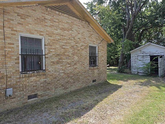 3rd image of 310 W 24th Ave