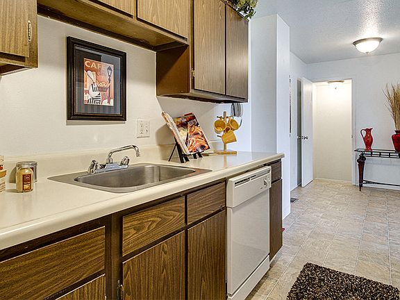 5th image of 2305 E Jolly Rd #3571878