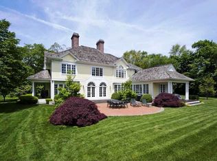 11 White Gate Dr, Glen Head, NY 11545