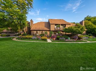 260 Westgate Dr, Edison, NJ 08820